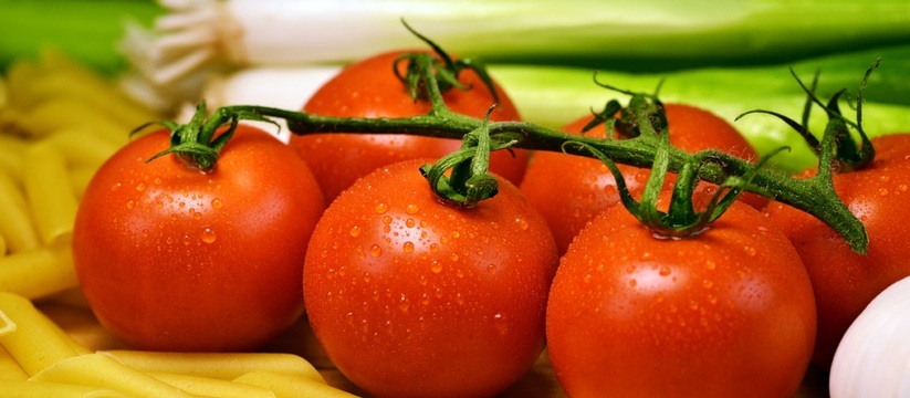 Приближается время высадки рассады томатов в открытый грунт или теплицу.
